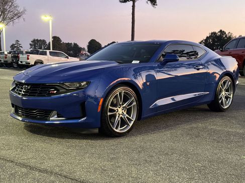 Used 2019 Chevrolet Camaro LT w/ RS Package image 5