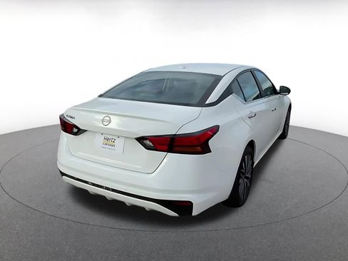 Used 2025 Nissan Altima 2.5 SV image 14