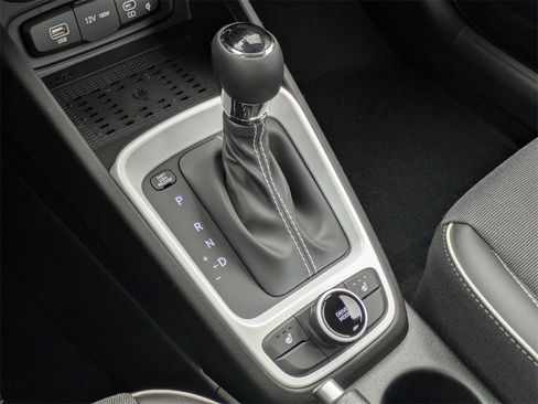 New 2025 Hyundai Venue Limited image 22