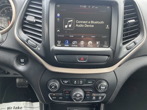 Used 2017 Jeep Cherokee Limited w/ Luxury Group image 22