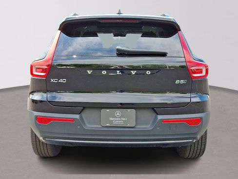 Used 2023 Volvo XC40 B5 Plus w/ Climate Package AWD/4WD image 5