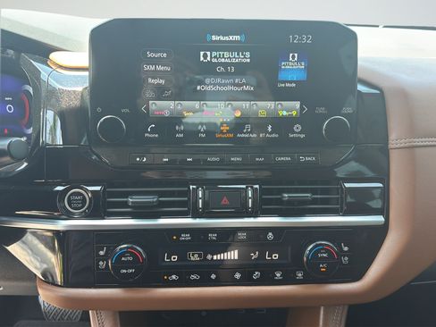 Used 2024 Nissan Pathfinder Platinum FWD image 39