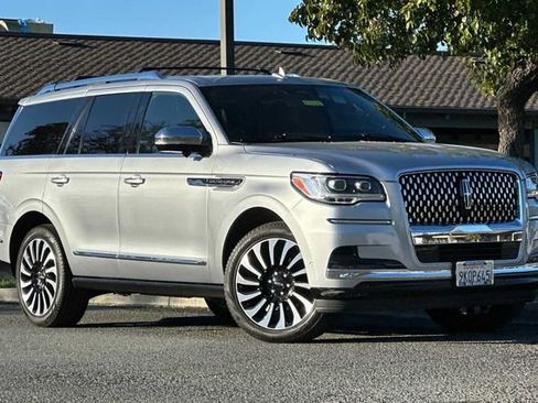 Used 2024 Lincoln Navigator Black Label image 2
