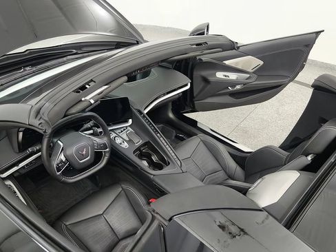 Used 2024 Chevrolet Corvette Stingray Preferred Conv w/ Z51 Performance Package RWD image 40