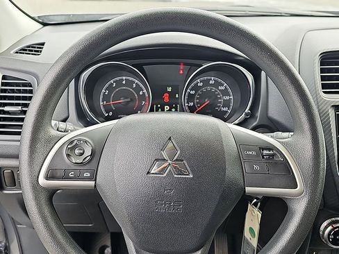 Used 2025 Mitsubishi Outlander Sport ES AWD/4WD image 18