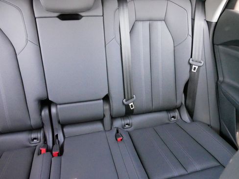 Used 2025 Audi Q5 Prestige image 14