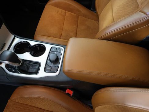 Used 2021 Jeep Grand Cherokee Trackhawk AWD/4WD image 37