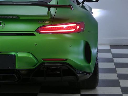 Used 2018 Mercedes-Benz AMG GT R image 32