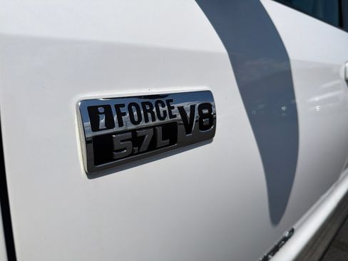 Used 2021 Toyota Tundra Limited w/ Limited Premium Package AWD/4WD image 11