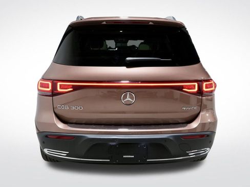 Used 2023 Mercedes-Benz EQB 300 4MATIC w/ Driver Assistance Package image 9