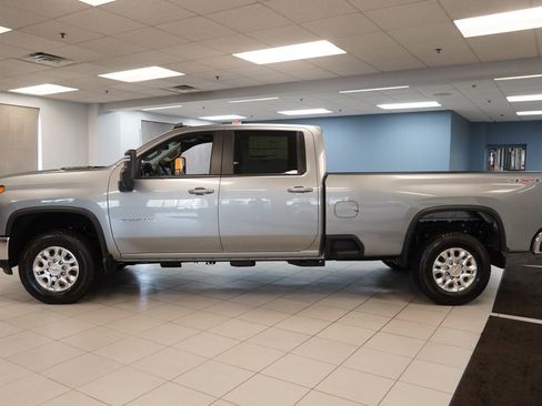 New 2026 Chevrolet Silverado 3500 LT image 2