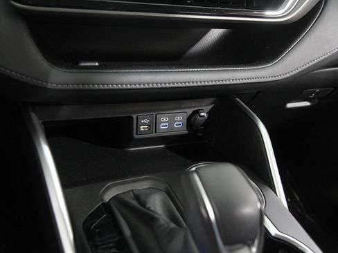 Used 2022 Toyota Highlander XLE image 13