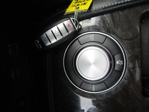 Used 2024 INFINITI QX80 Luxe image 24