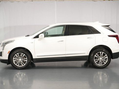 Used 2021 Cadillac XT5 Premium Luxury AWD/4WD image 2