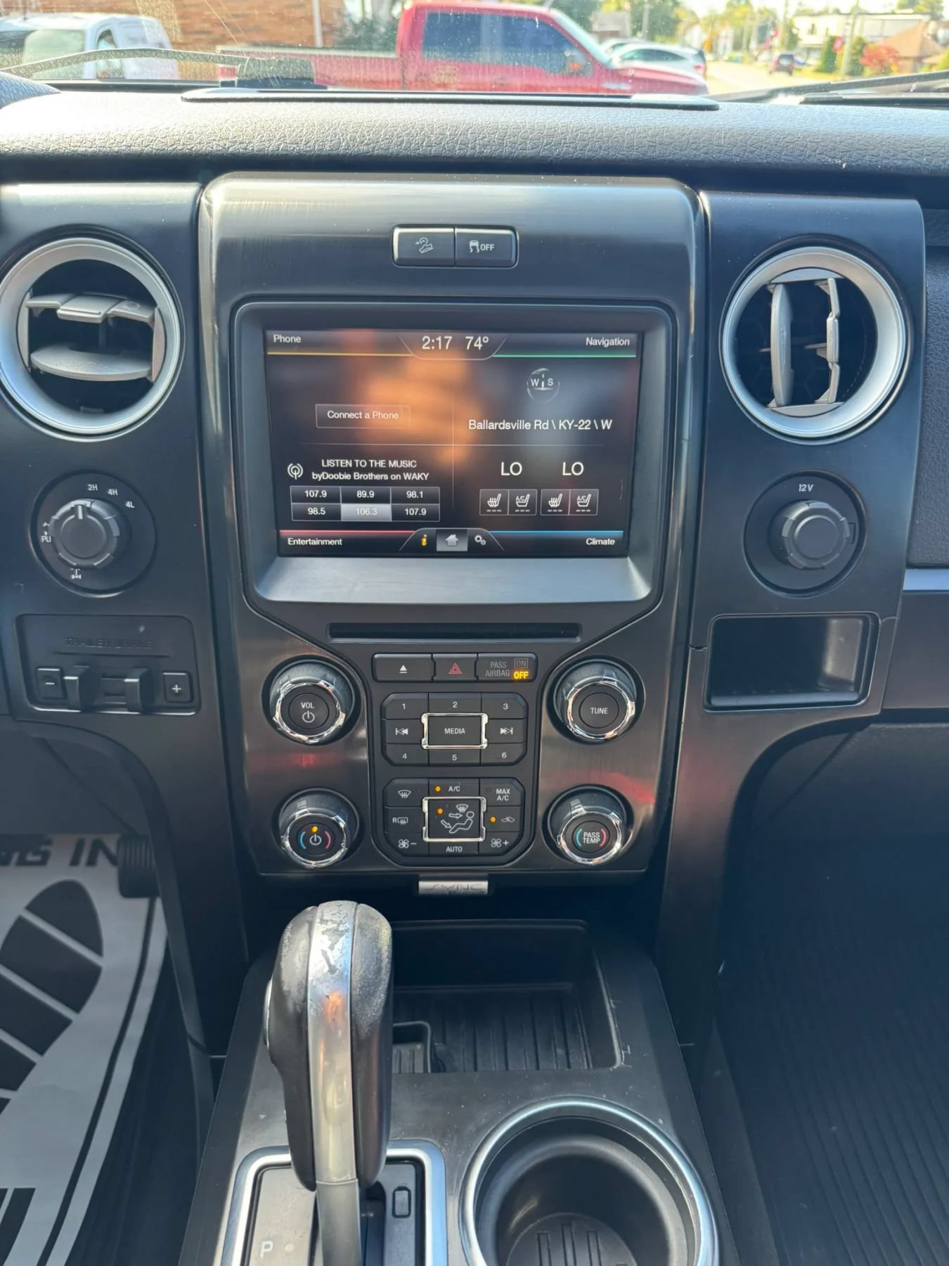 Used 2014 Ford F150 FX4 w/ Equipment Group 402A Luxury AWD/4WD image 46