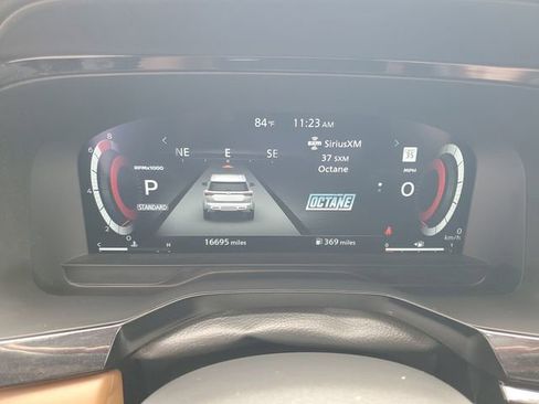 Certified 2025 Nissan Pathfinder Platinum FWD image 23