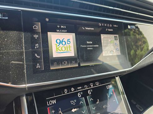Used 2021 Audi Q8 Prestige w/ Prestige Package AWD/4WD image 29