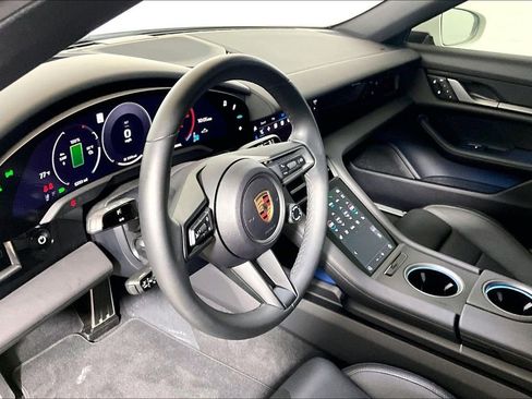 Used 2025 Porsche Taycan image 10