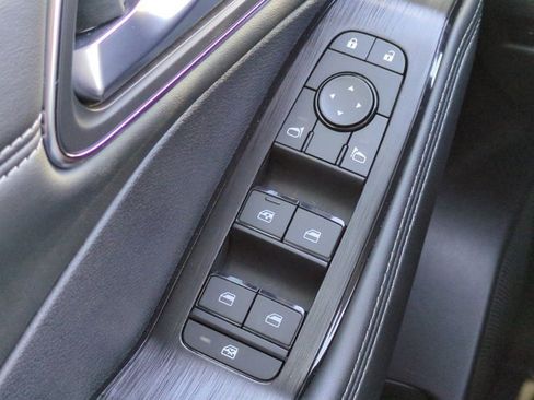 Used 2021 Nissan Rogue SV w/ Premium Package image 24