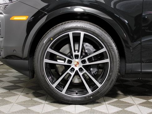 New 2026 Porsche Cayenne Coupe image 39