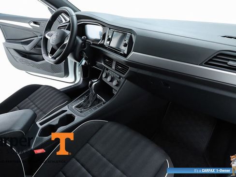 Used 2024 Volkswagen Jetta Sport image 32