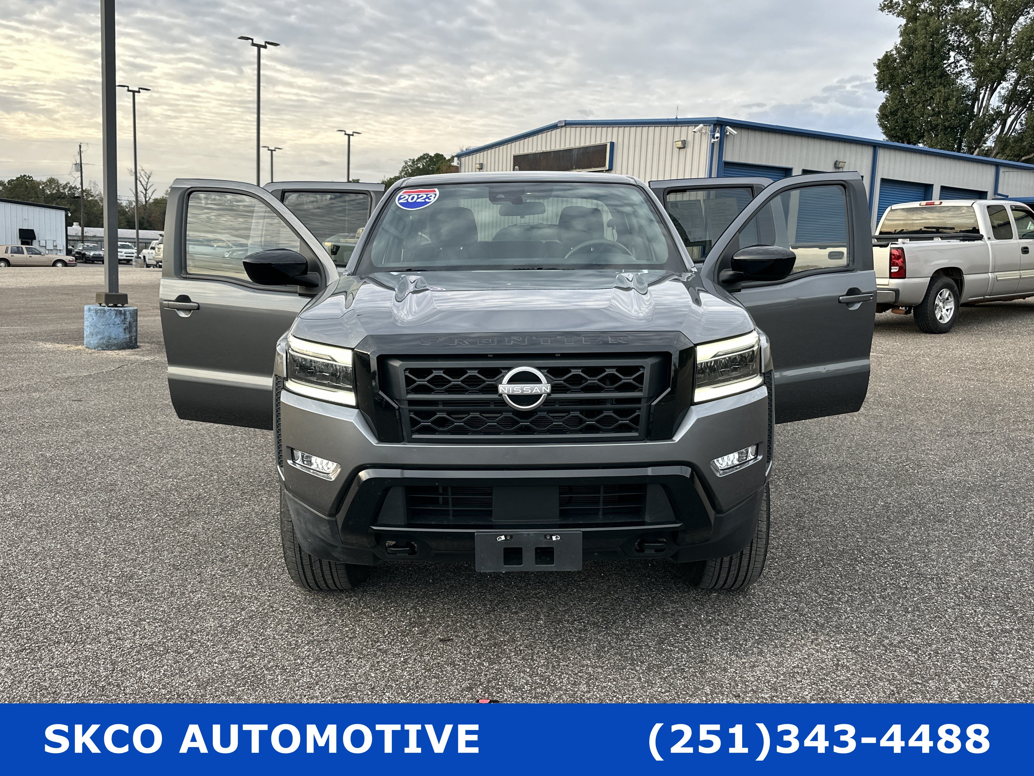 Used 2023 Nissan Frontier SV w/ Midnight Edition Package AWD/4WD image 30