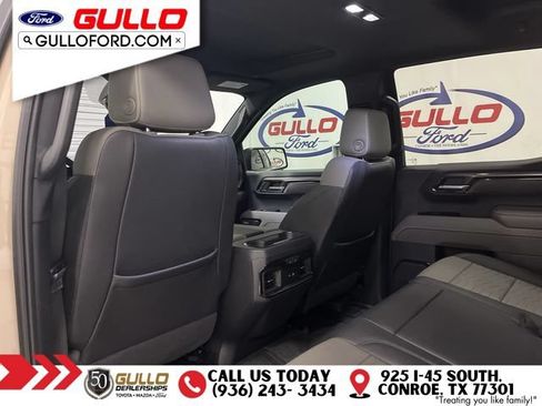 Used 2023 Chevrolet Silverado 1500 ZR2 w/ Technology Package AWD/4WD image 15