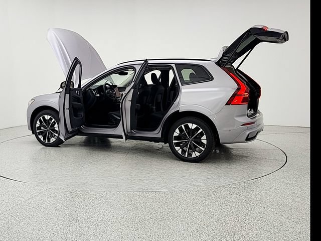 New 2026 Volvo XC60 B5 Plus w/ Protection Package Premier AWD/4WD image 12