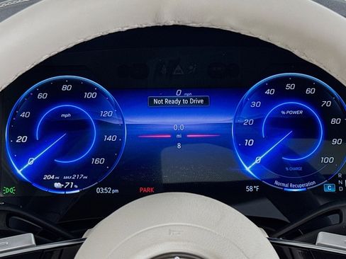 New 2026 Mercedes-Benz EQS 400 4MATIC SUV image 18