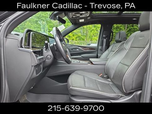 Used 2024 Cadillac Escalade ESV Premium Luxury AWD/4WD image 13