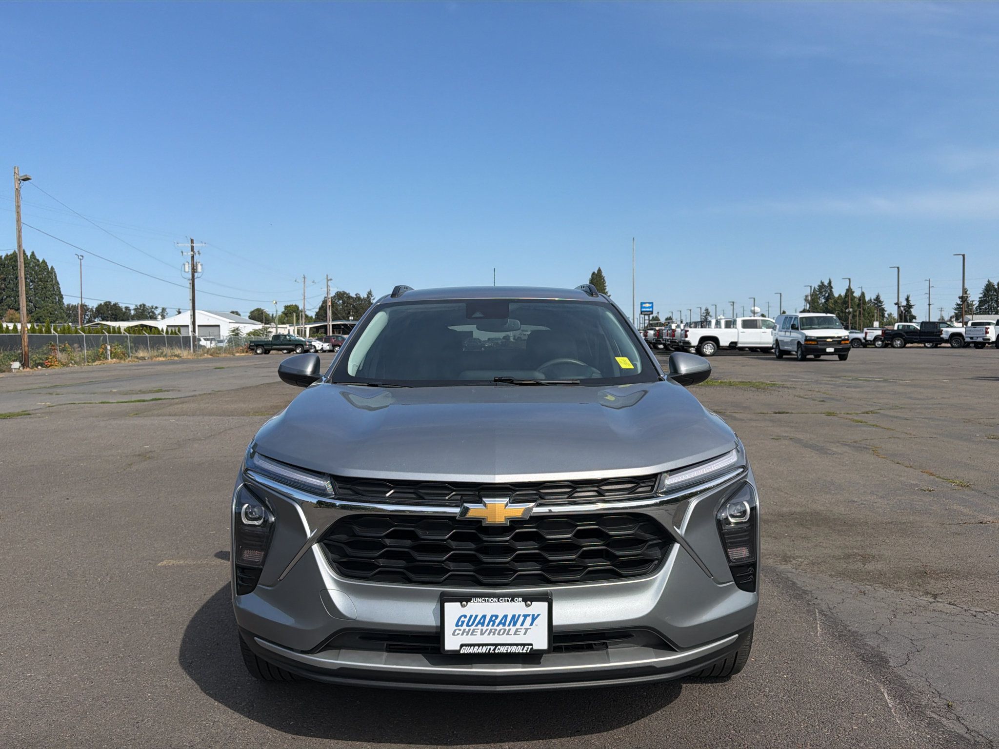 Used 2024 Chevrolet Trax LT FWD image 2