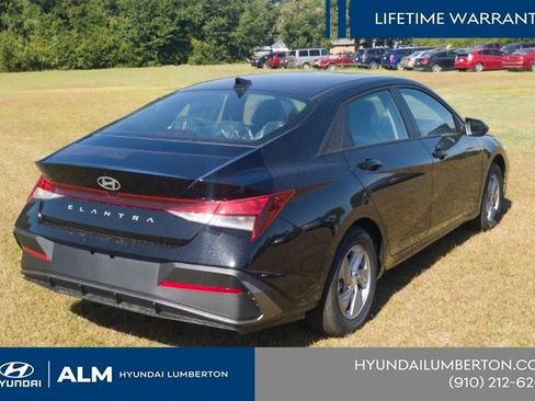 New 2026 Hyundai Elantra SE FWD image 6