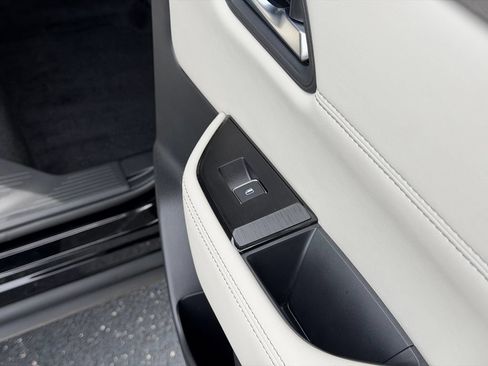 Used 2025 Nissan Rogue SL FWD image 20