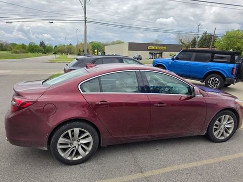 Used 2017 Buick Regal Premium FWD image 2