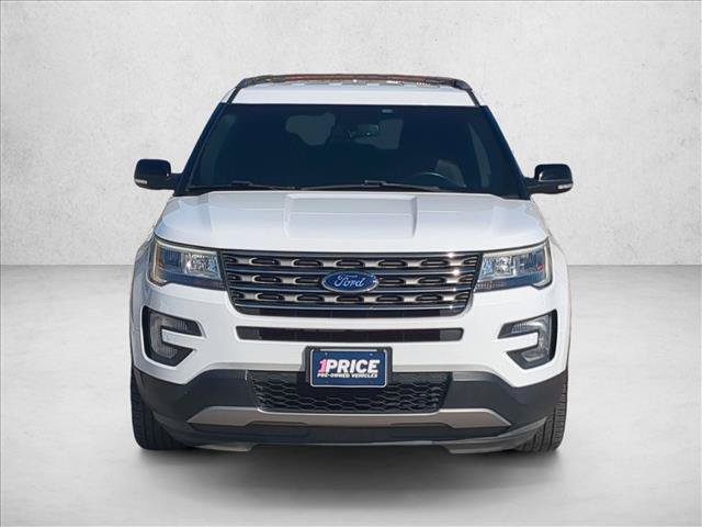Used 2017 Ford Explorer XLT w/ Equipment Group 201A FWD image 2