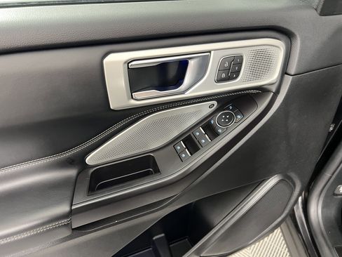 Used 2020 Ford Explorer ST w/ ST Street Pack image 17