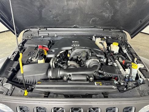 Used 2021 Jeep Gladiator Overland w/ Popular Equipment Package AWD/4WD image 32