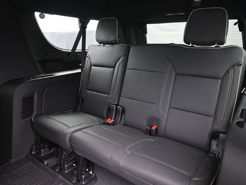 New 2026 GMC Yukon XL Elevation w/ Elevation Premium Package AWD/4WD image 17