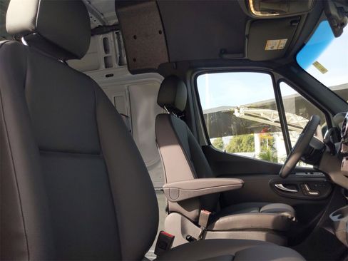 New 2025 Mercedes-Benz Sprinter 2500 image 9