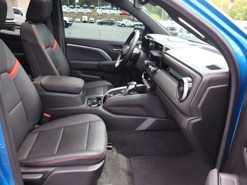 Used 2023 Chevrolet Colorado Z71 w/ Z71 Convenience Package 2 AWD/4WD image 22