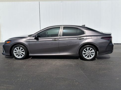 Certified 2021 Toyota Camry LE FWD image 2