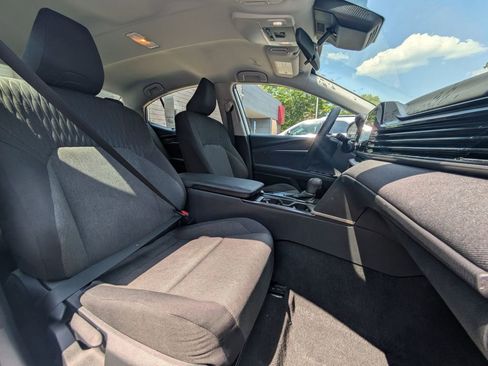 Used 2025 Toyota Camry LE FWD image 30