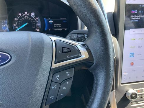 Used 2024 Ford Edge Titanium image 32