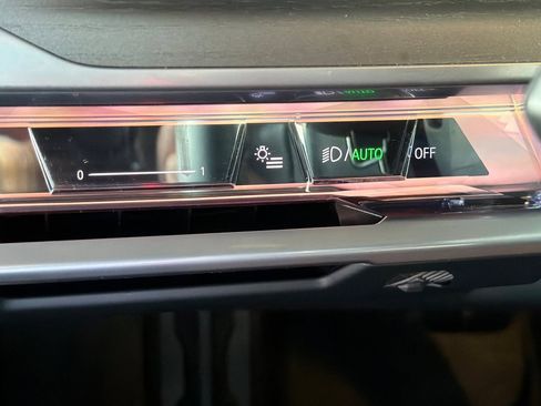 Certified 2023 BMW 740i image 37