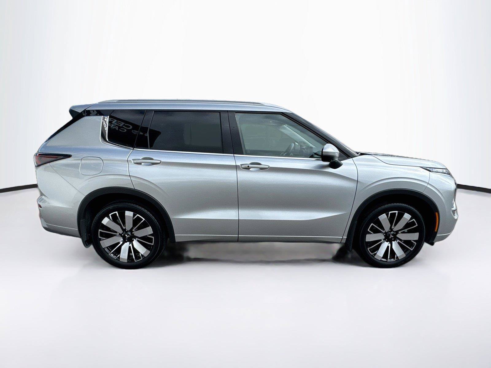 Used 2026 Mitsubishi Outlander SEL FWD image 6