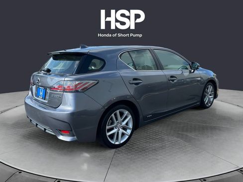 Used 2016 Lexus CT 200h w/ Navigation Package FWD image 5