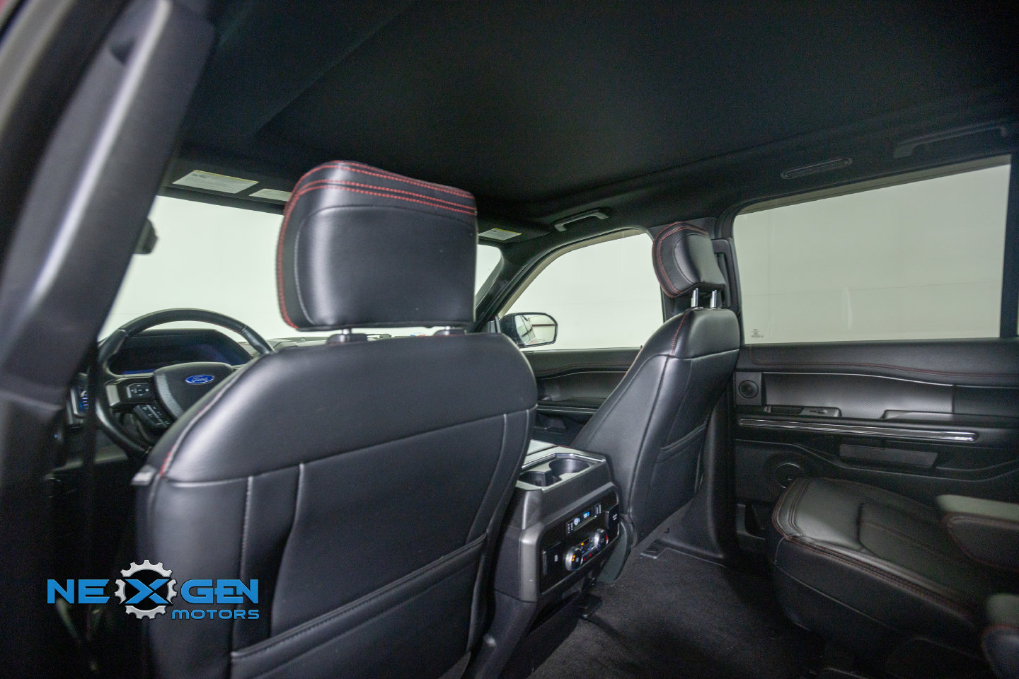 Used 2019 Ford Expedition Limited w/ Equipment Group 303A AWD/4WD image 33