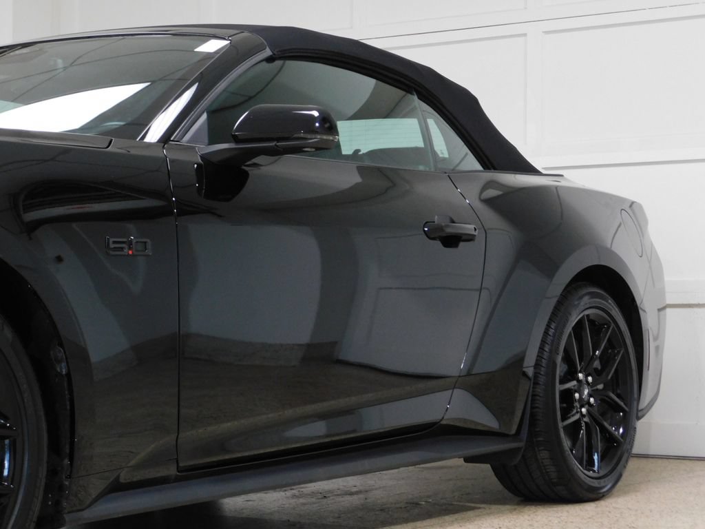 Used 2025 Ford Mustang GT Premium RWD image 26