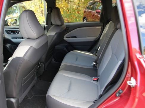 Used 2025 Subaru Forester Premium image 27