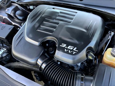 Used 2021 Chrysler 300 Touring image 32